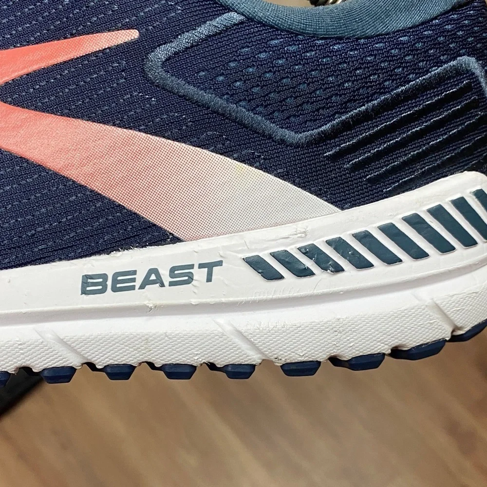 Brooks Beast ‘20 Men's Running Sneakers “Peacoat Midnight Red” Size 12 Wide (2E)